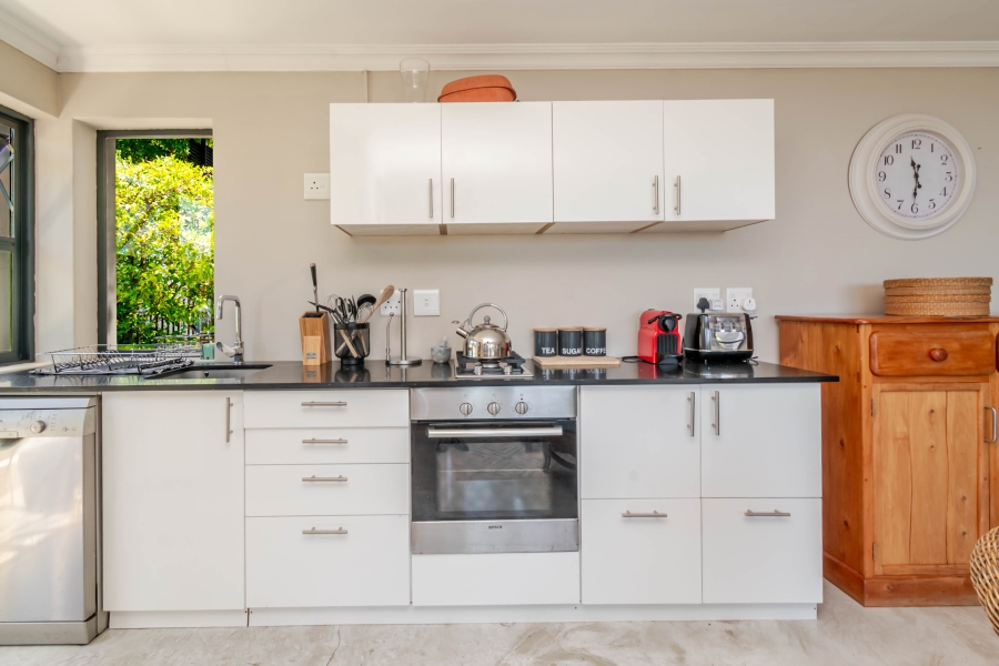 To Let 1 Bedroom Property for Rent in Llandudno Western Cape